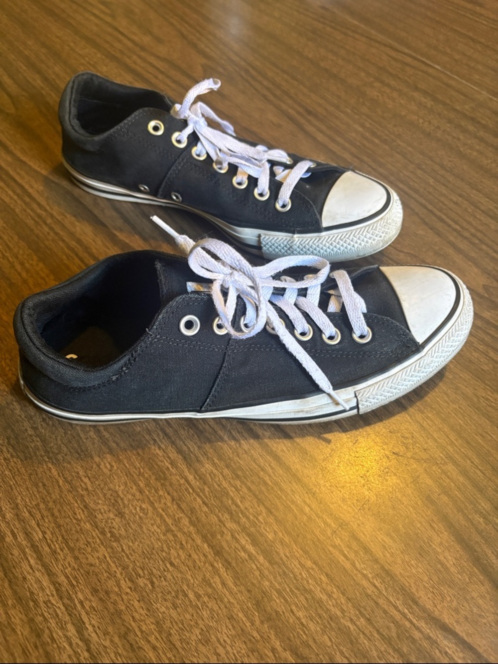 Converse 10.5 Chuck Taylor All Star Madison Canvas Low Top Sneakers